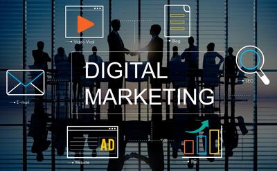 Digital marketing with icons and business people