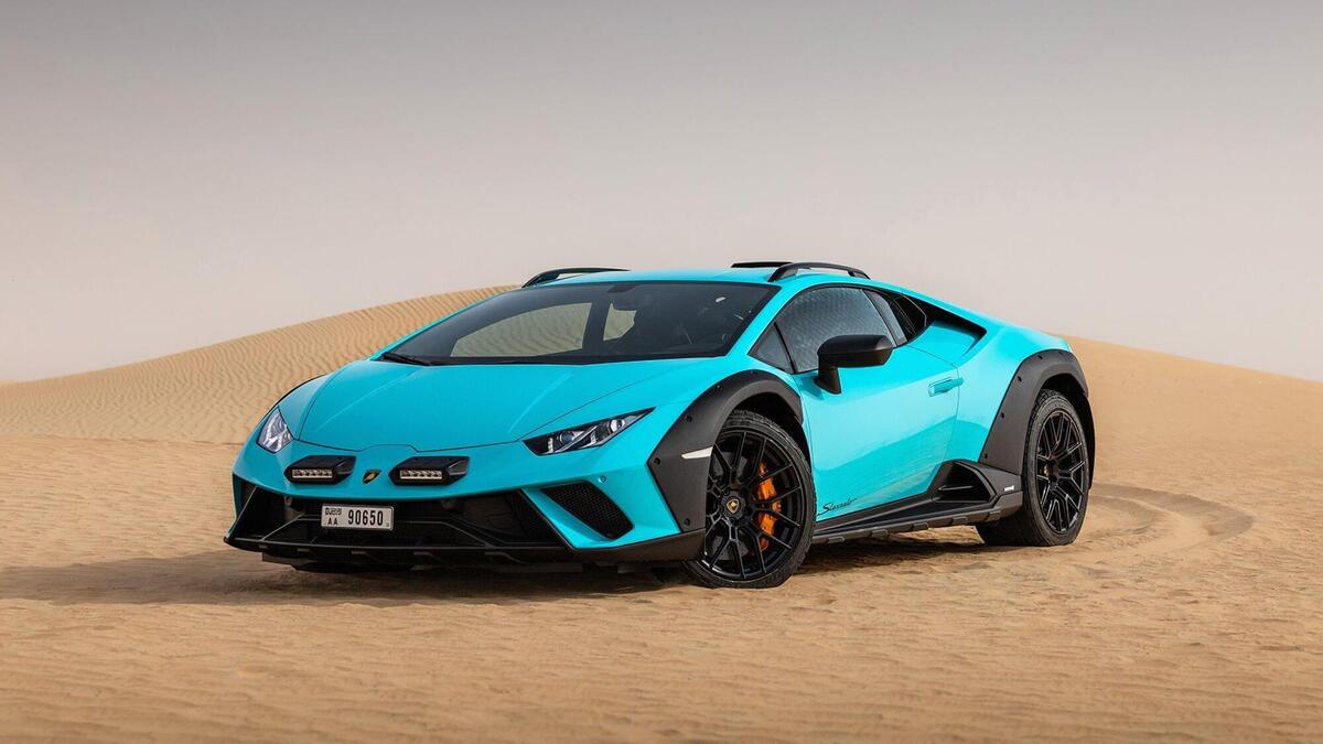 Picture of a Lamborghini in the desert